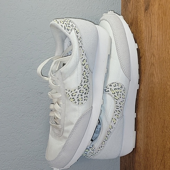 Nike Shoes - Nike animal print